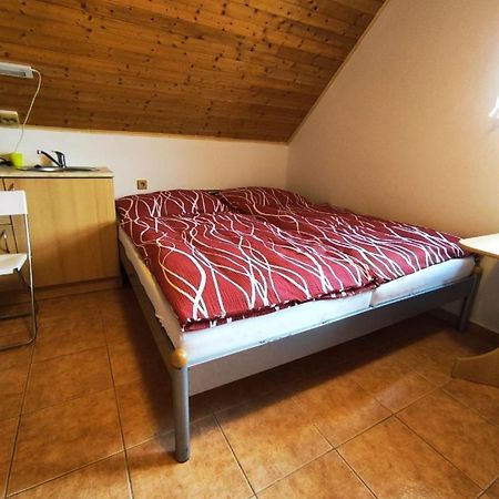 Vinarstvi Ehrlich Apartment Milotice Luaran gambar